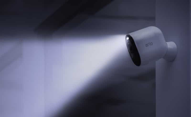 Caméra connectée arlo ultra lampe vision nocturne
