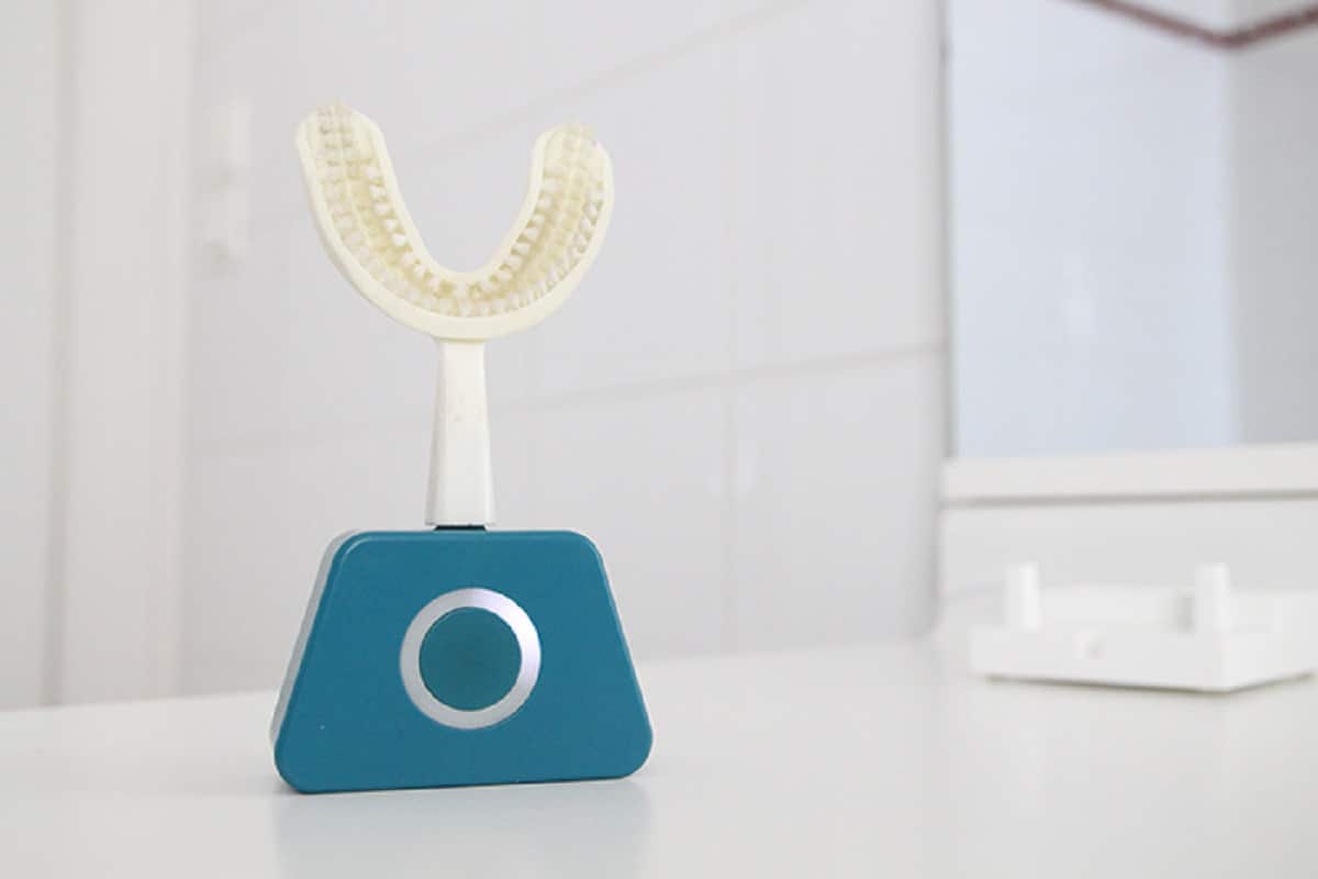 Y Brush comparatif brosse à dents 360 ou U