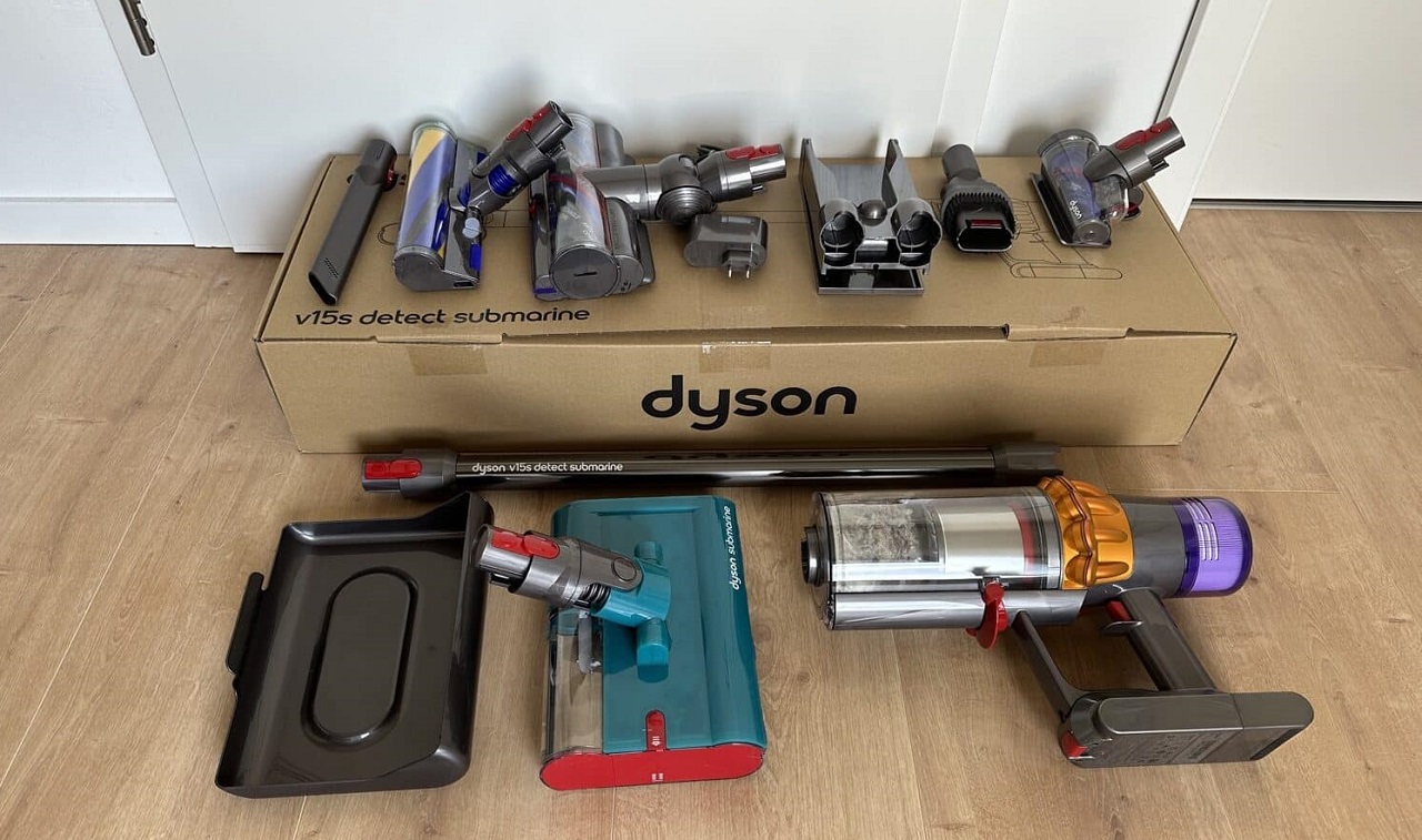 Dyson V15s Detect Submarine Unboxing